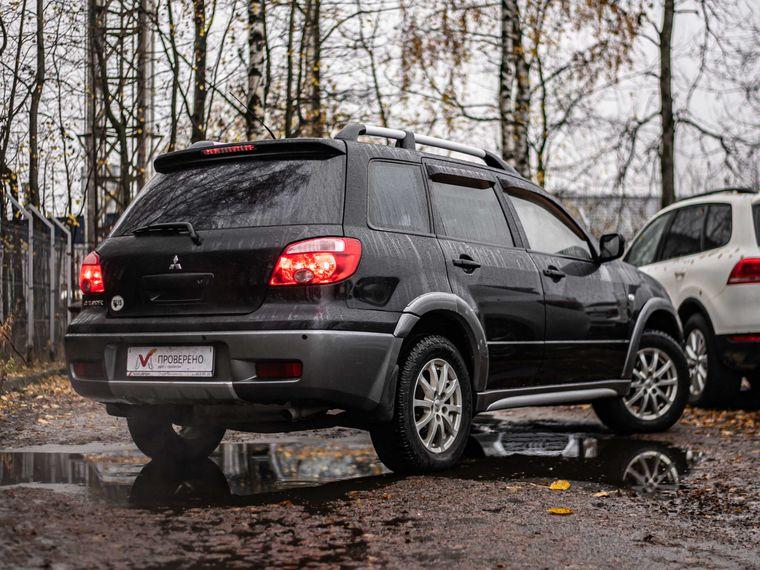 Mitsubishi Outlander,  - вид 1