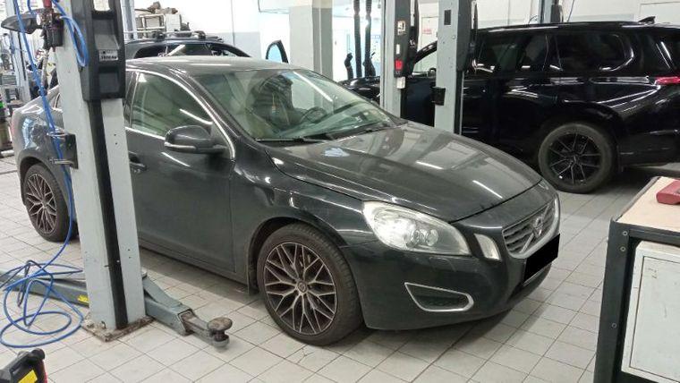 Volvo S60,  - вид 1