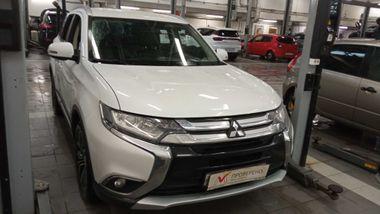 Mitsubishi Outlander 2017 года, 164 180 км - вид 2