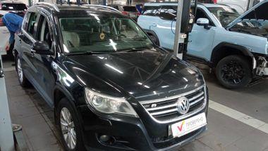 Volkswagen Tiguan 2010 года, 273 571 км - вид 2