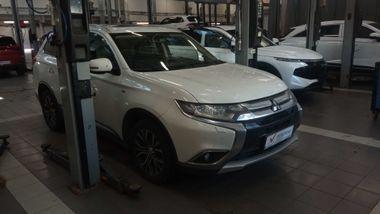 Mitsubishi Outlander 2015 года, 298 000 км - вид 2