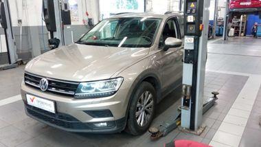 Volkswagen Tiguan 2020 года, 54 000 км - вид 1