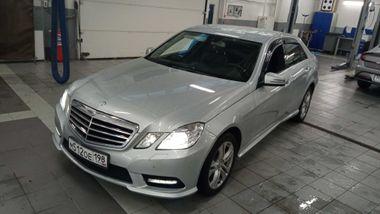 Mercedes-Benz E-класс 2010 года, 178 021 км - вид 1
