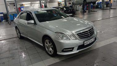 Mercedes-Benz E-класс 2010 года, 178 021 км - вид 2