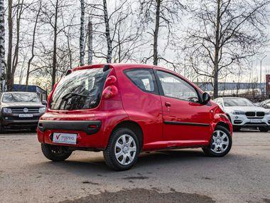Peugeot 107 2011 года, 197 978 км - вид 2