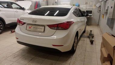 Hyundai Elantra 2015 года, 189 840 км - вид 2