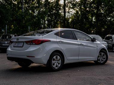 Hyundai Elantra 2015 года, 189 840 км - вид 2
