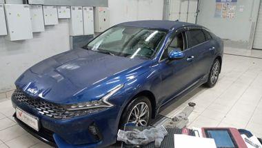 Kia K5 2021 года, 70 941 км - вид 1