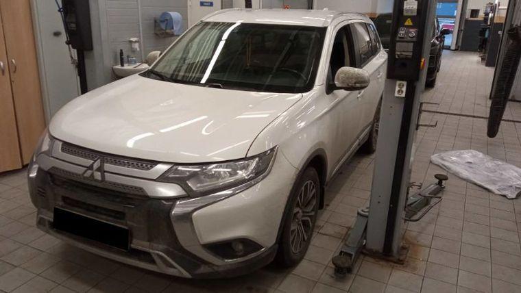 Mitsubishi Outlander, 