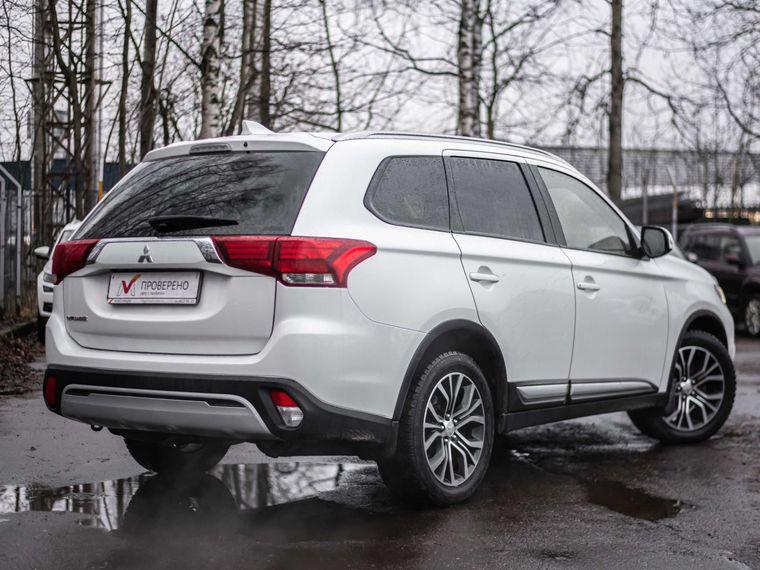 Mitsubishi Outlander,  - вид 1
