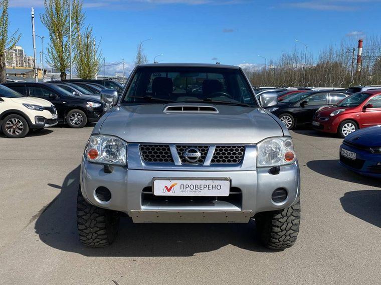 Nissan NP300, 2011 - вид 1