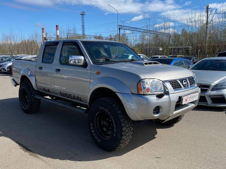 Nissan NP300, 2011 - вид 2