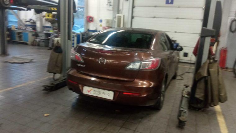 Mazda 3,  - вид 2