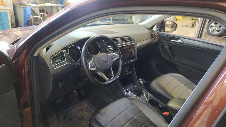 Volkswagen Tiguan,  - вид 4