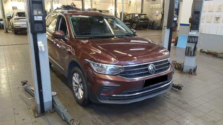 Volkswagen Tiguan,  - вид 1