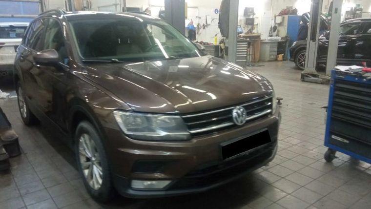 Volkswagen Tiguan,  - вид 1