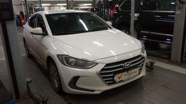 Hyundai Elantra 2016 года, 199 376 км - вид 2