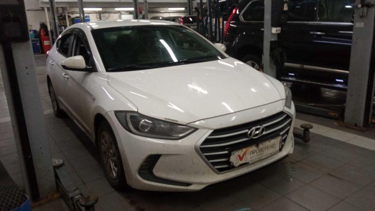 Hyundai Elantra 2016 года, 199 376 км - вид 2