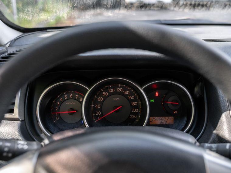 Nissan Tiida,  - вид 4
