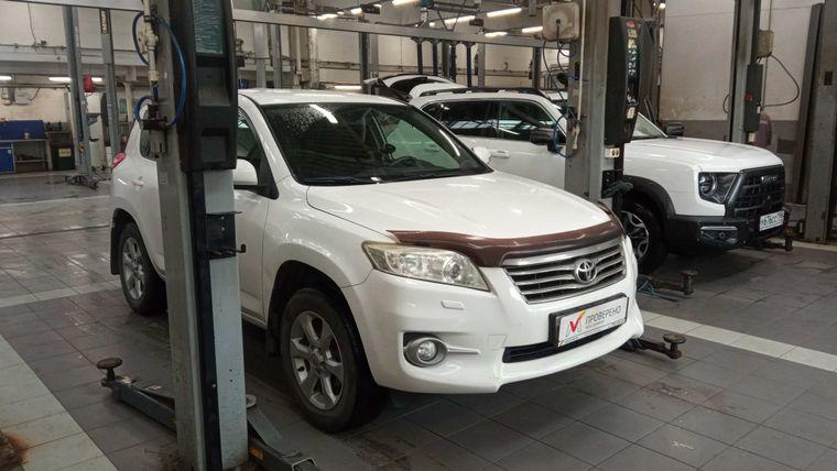 Toyota RAV4 2011 года, 233 209 км - вид 2