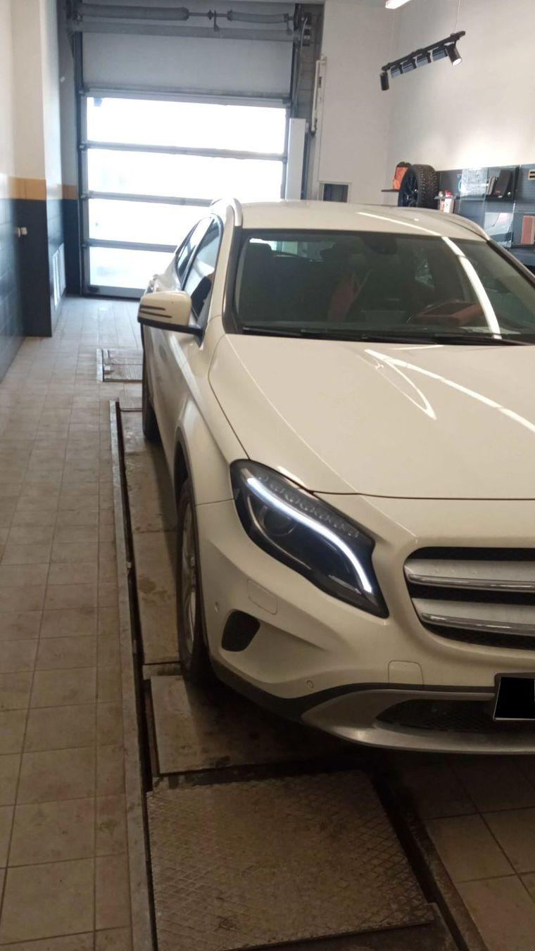 Mercedes-Benz GLA-класс 2015 года, 92 815 км - вид 2