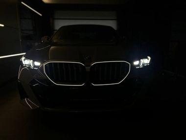 BMW 5 серия 2023 года, 9 554 км - вид 2