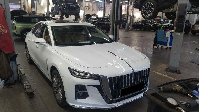 Hongqi H5,  - вид 1