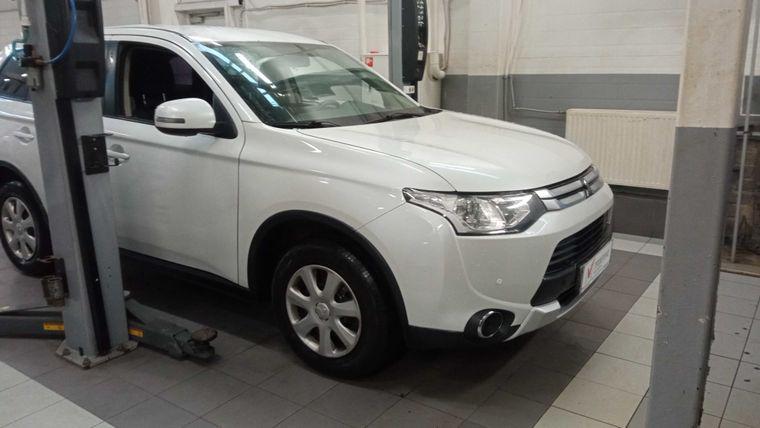 Mitsubishi Outlander 2014 года, 138 500 км - вид 2