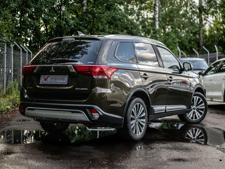 Mitsubishi Outlander,  - вид 1