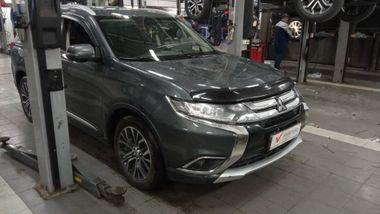 Mitsubishi Outlander 2018 года, 130 124 км - вид 2