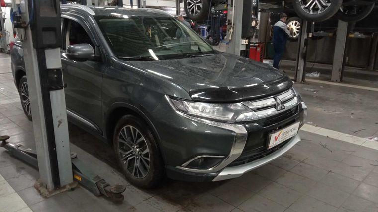 Mitsubishi Outlander,  - вид 1