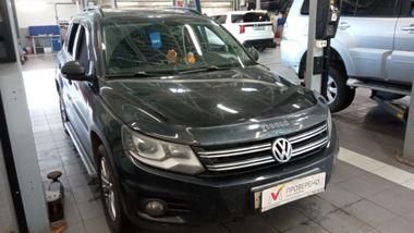Volkswagen Tiguan 2011 года, 399 616 км - вид 2