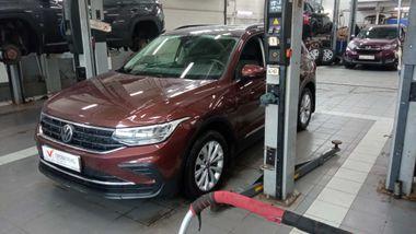 Volkswagen Tiguan 2021 года, 143 292 км - вид 1
