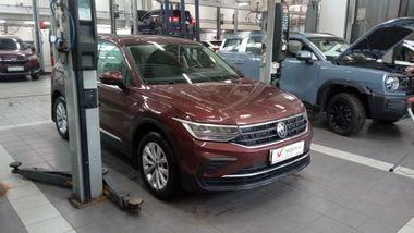 Volkswagen Tiguan 2021 года, 143 292 км - вид 2