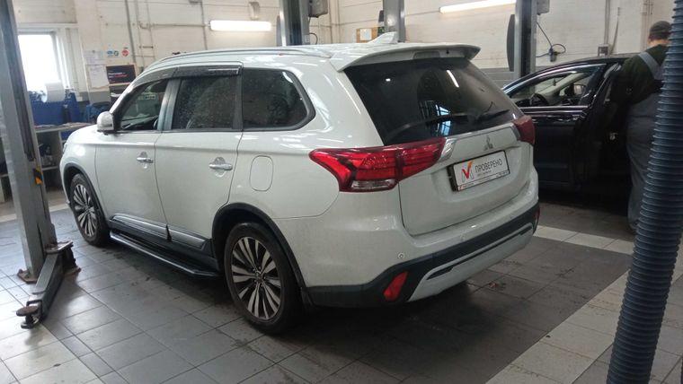 Mitsubishi Outlander,  - вид 3