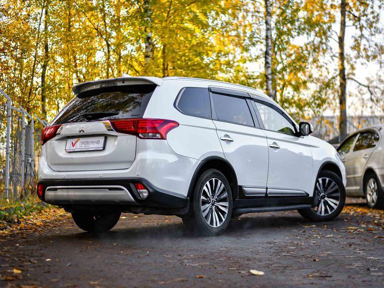 Mitsubishi Outlander,  - вид 1