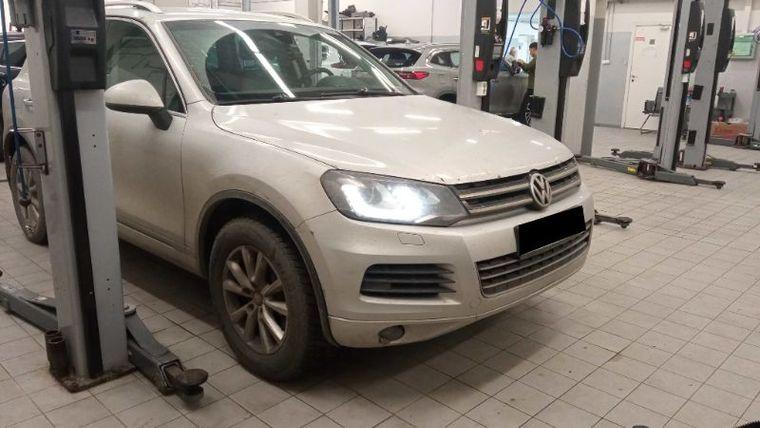 Volkswagen Touareg,  - вид 1
