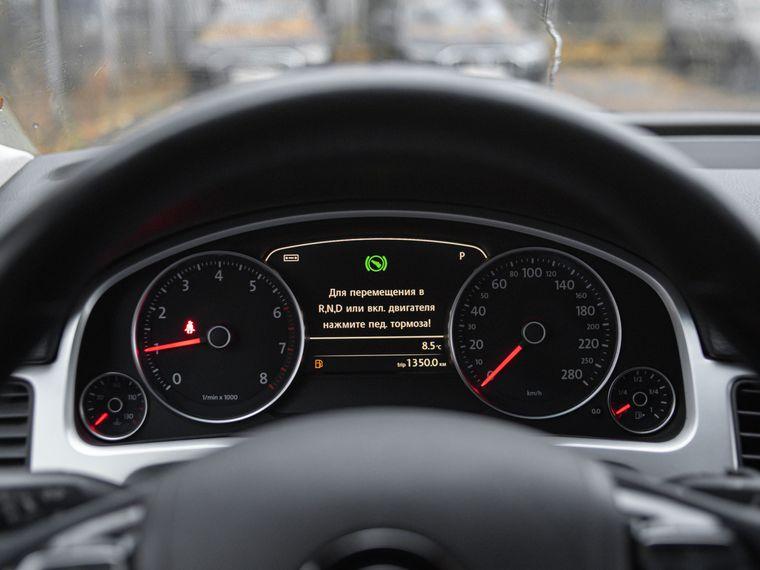 Volkswagen Touareg,  - вид 4