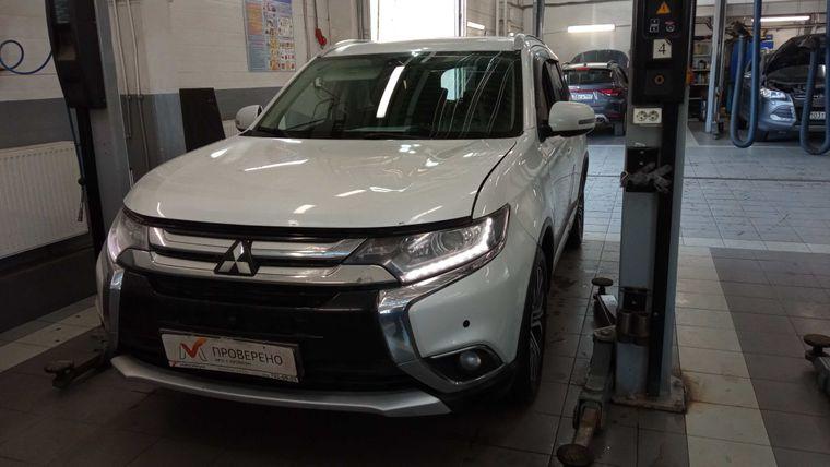 Mitsubishi Outlander, 2015