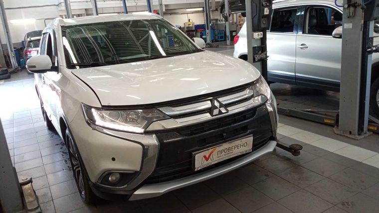 Mitsubishi Outlander, 2015 - вид 1