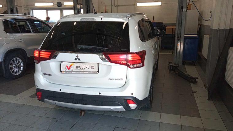 Mitsubishi Outlander, 2015 - вид 2