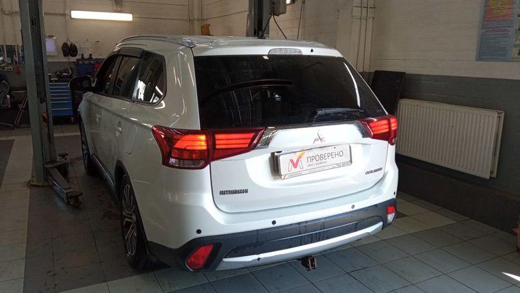 Mitsubishi Outlander, 2015 - вид 3
