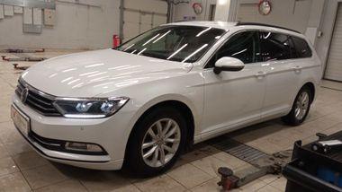 Volkswagen Passat 2018 года, 277 000 км - вид 1