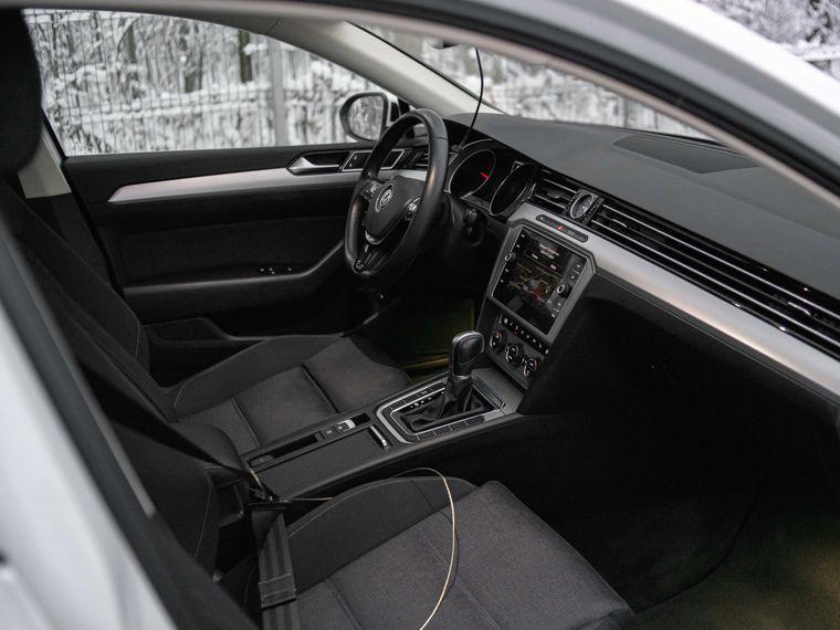 Volkswagen Passat,  - вид 4