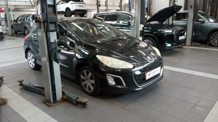 Peugeot 308 2011 года, 197 551 км - вид 2