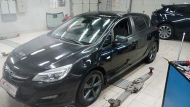 Opel Astra 2013 года, 236 883 км - вид 1
