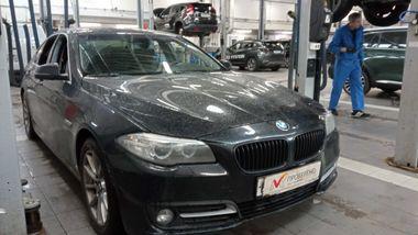 BMW 5 серия 2013 года, 169 953 км - вид 2