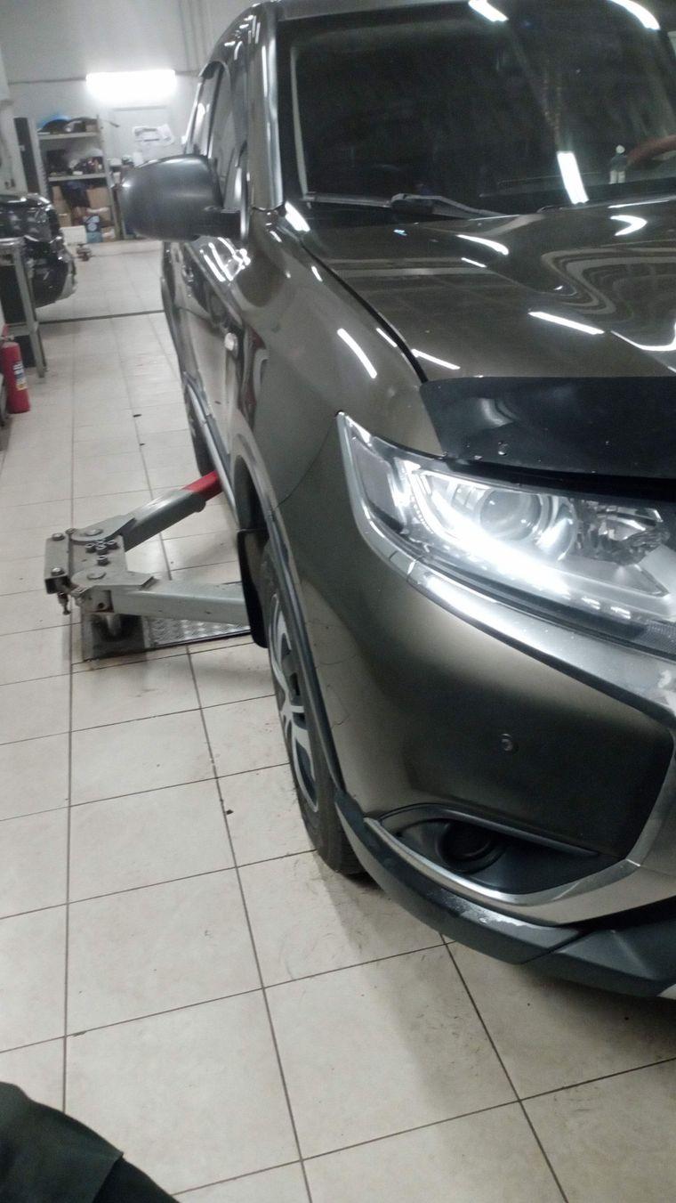 Mitsubishi Outlander 2019 года, 313 000 км - вид 2