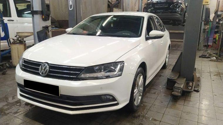 Volkswagen Jetta 2017 года, 139 000 км - вид 1