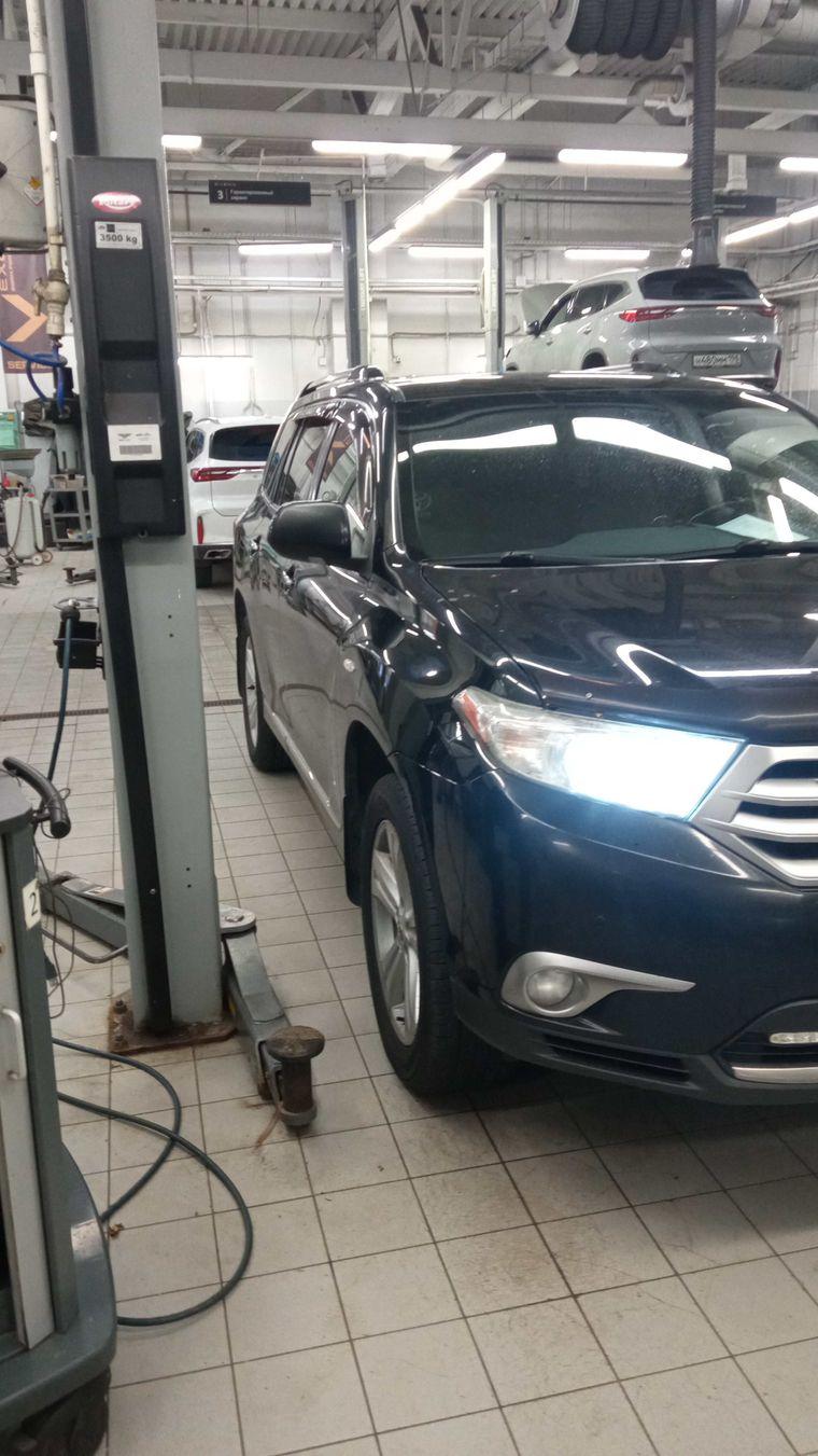 Toyota Highlander 2011 года, 294 882 км - вид 1